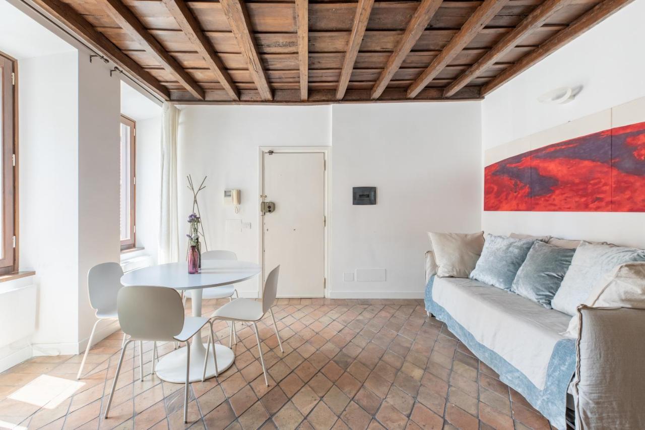 Iflat Navona Bright Studio Rome Bagian luar foto