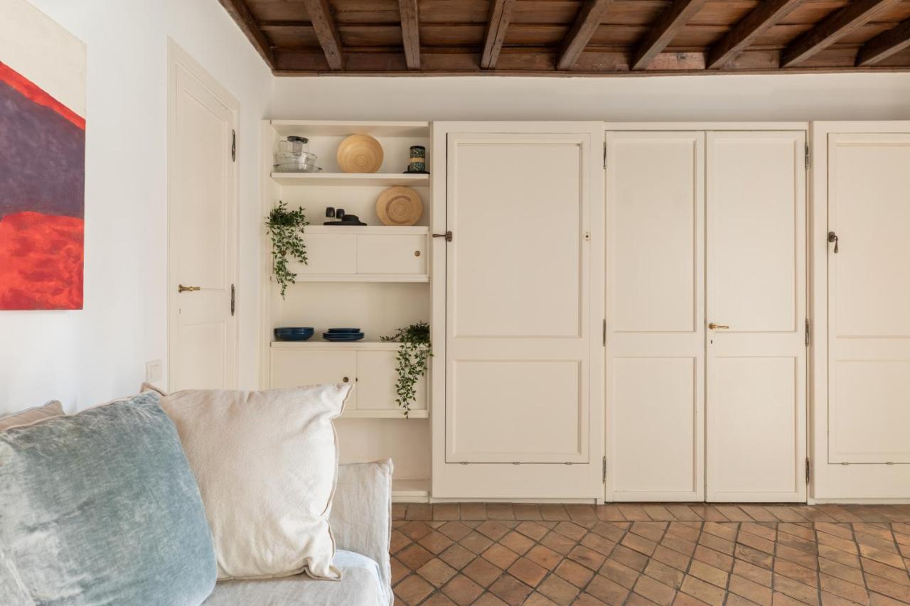 Iflat Navona Bright Studio Rome Bagian luar foto